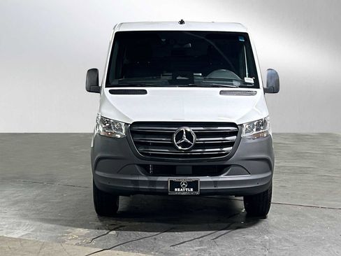 Used 2025 Mercedes-Benz Sprinter 2500 image 8