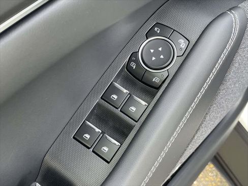 Used 2025 Ford Mustang Mach-E Premium image 17