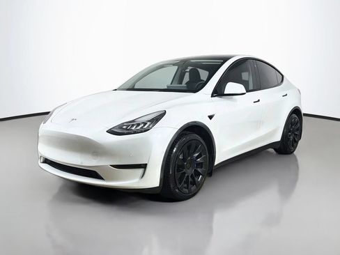 Used 2022 Tesla Model Y Long Range AWD/4WD image 3