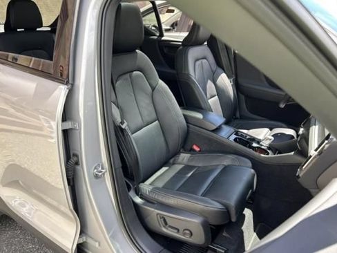 Used 2023 Volvo XC40 B5 Plus w/ Driver Assist Package AWD/4WD image 9
