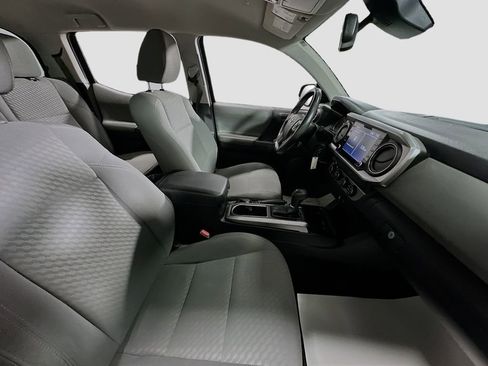 Used 2020 Toyota Tacoma SR5 AWD/4WD image 26