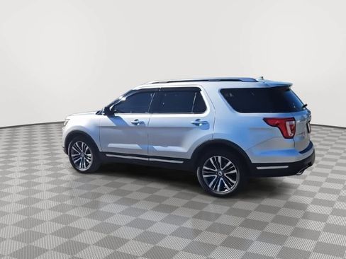 Used 2019 Ford Explorer Platinum image 6