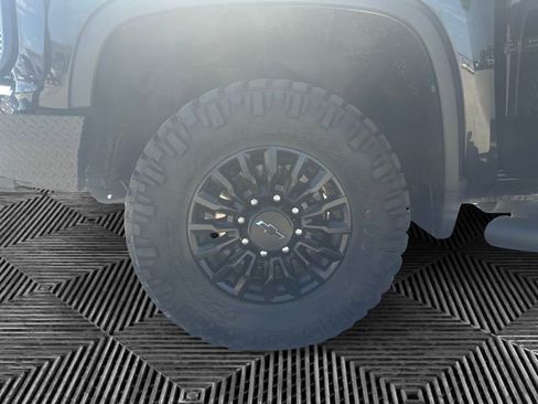 Used 2022 Chevrolet Silverado 2500 LTZ w/ LTZ Plus Package image 14