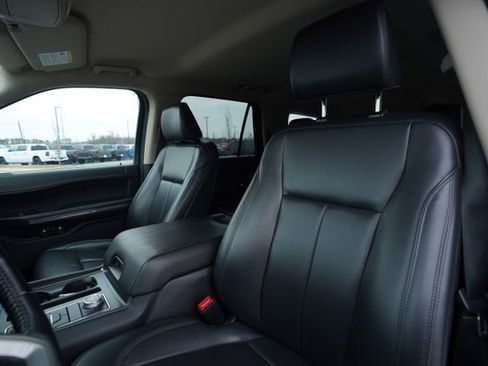 Used 2023 Ford Expedition XLT image 36