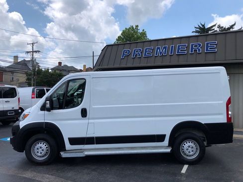 Used 2025 RAM ProMaster 2500 w/ U-Haul Equipment Group FWD image 3