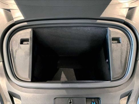 Used 2025 Porsche Taycan image 24