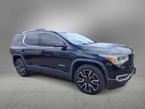 Used 2019 GMC Acadia SLT w/ LPO, Black Accent Package AWD/4WD image 2