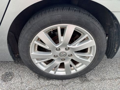 Used 2013 Nissan Sentra SL w/ Leather Pkg FWD image 12