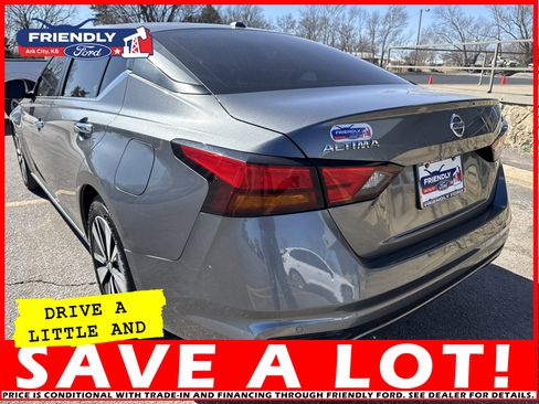 Used 2022 Nissan Altima 2.5 SV w/ SV Premium Package image 7