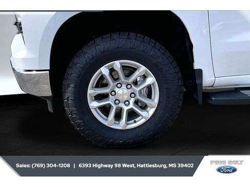 Used 2023 Chevrolet Silverado 1500 LT w/ Max Trailering Package AWD/4WD image 7