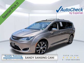 Used 2017 Chrysler Pacifica Limited FWD video 1