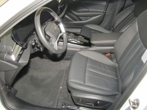 Used 2025 Audi A5 2.0T Premium image 9