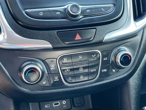 Used 2019 Chevrolet Equinox LT image 16