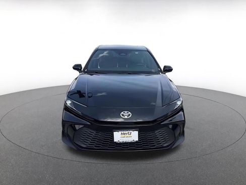 Used 2025 Toyota Camry SE image 4