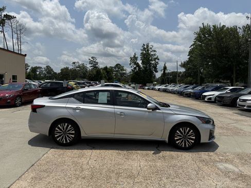 Used 2023 Nissan Altima 2.5 SV w/ SV Premium Package FWD image 4