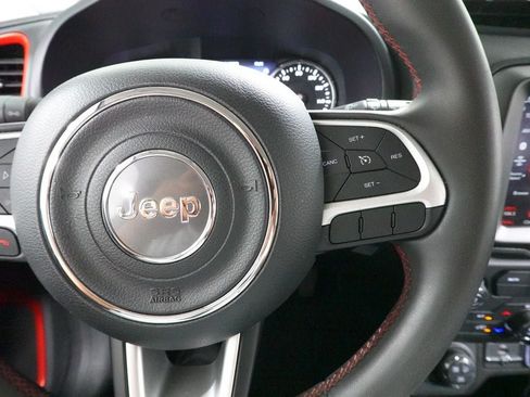Used 2023 Jeep Renegade Trailhawk AWD/4WD image 13