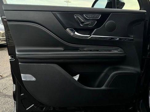 New 2026 Lincoln Corsair Premiere image 14