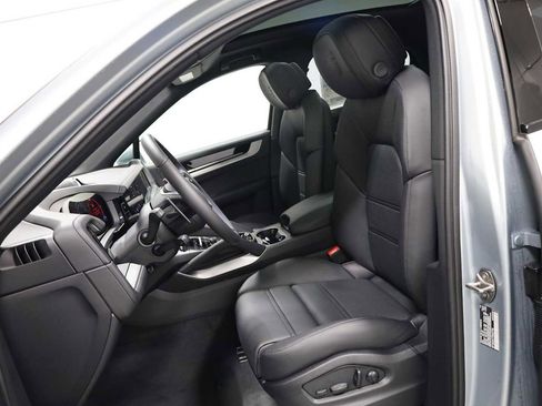 New 2026 Porsche Cayenne image 5