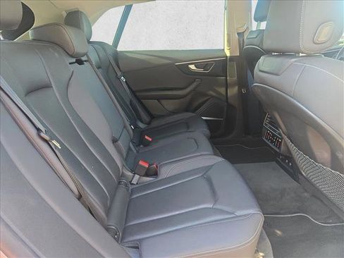 Used 2019 Audi Q8 Premium Plus w/ Premium Plus AWD/4WD image 18
