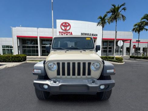 Used 2022 Jeep Wrangler Unlimited Sport AWD/4WD image 2