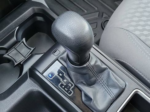 Used 2022 Toyota Tacoma SR AWD/4WD image 25