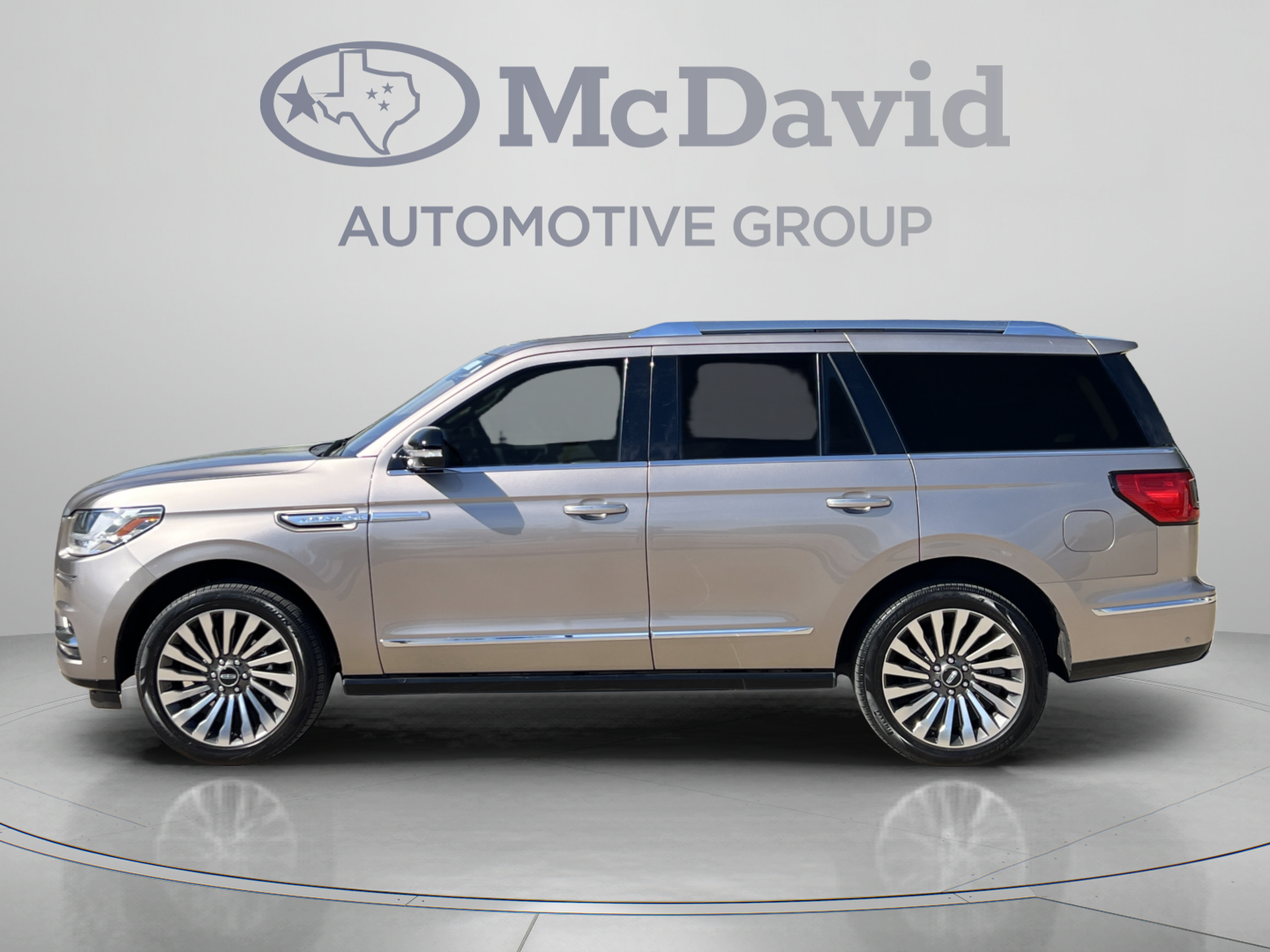 Used 2020 Lincoln Navigator Reserve w/ Luxury Package RWD image 4