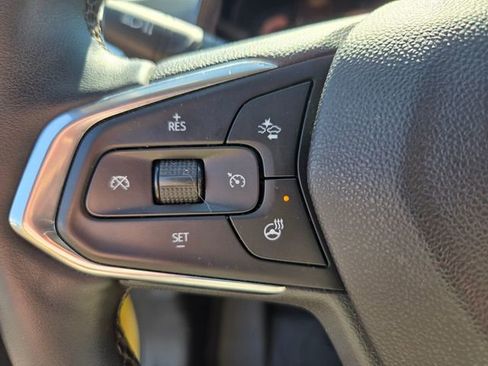 Used 2024 Chevrolet Trax ACTIV w/ Sunroof Package FWD image 29