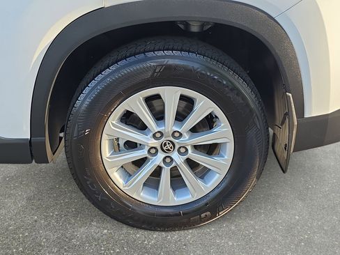 Used 2025 Toyota Grand Highlander AWD image 34