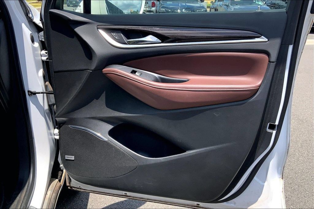 Used 2018 Buick Enclave Avenir w/ Avenir Technology Package FWD image 21