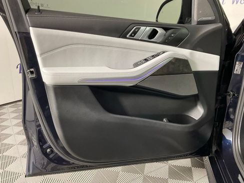 Used 2025 BMW X5 sDrive40i w/ M Sport Package RWD image 12