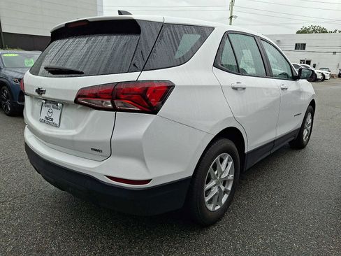Used 2023 Chevrolet Equinox LS AWD/4WD image 4