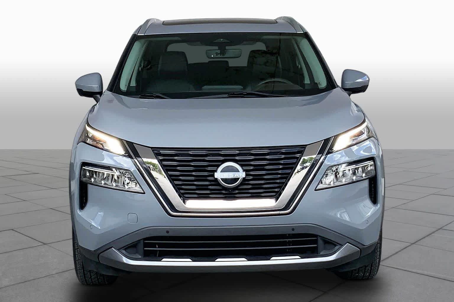 Used 2023 Nissan Rogue SL w/ SL Premium Package FWD image 4