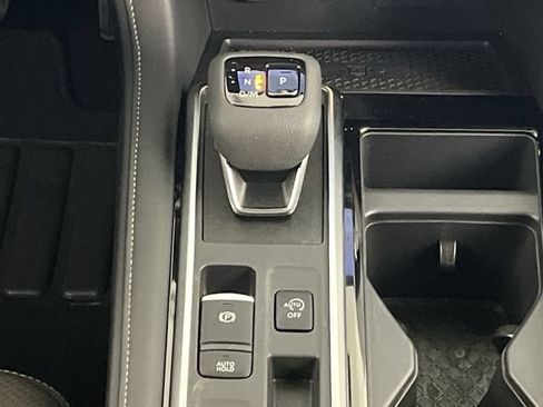 Certified 2025 Nissan Pathfinder SL FWD image 21