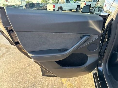 Used 2023 Tesla Model Y Long Range AWD/4WD image 17
