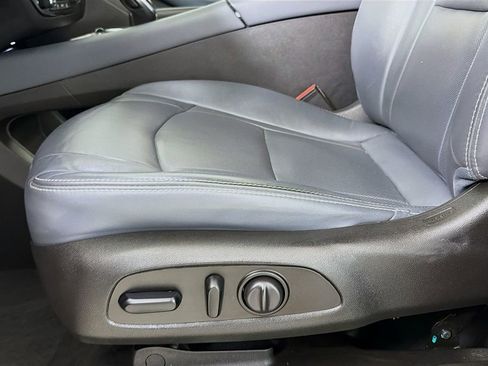 Used 2021 Buick Enclave Essence w/ Sport Touring Edition image 22