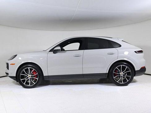 Certified 2024 Porsche Cayenne S image 2