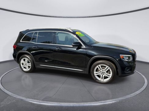 Used 2020 Mercedes-Benz GLB 250 4MATIC image 2