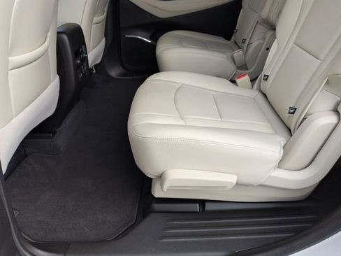 Used 2022 Buick Enclave Essence w/ Sound and Sites Package image 23