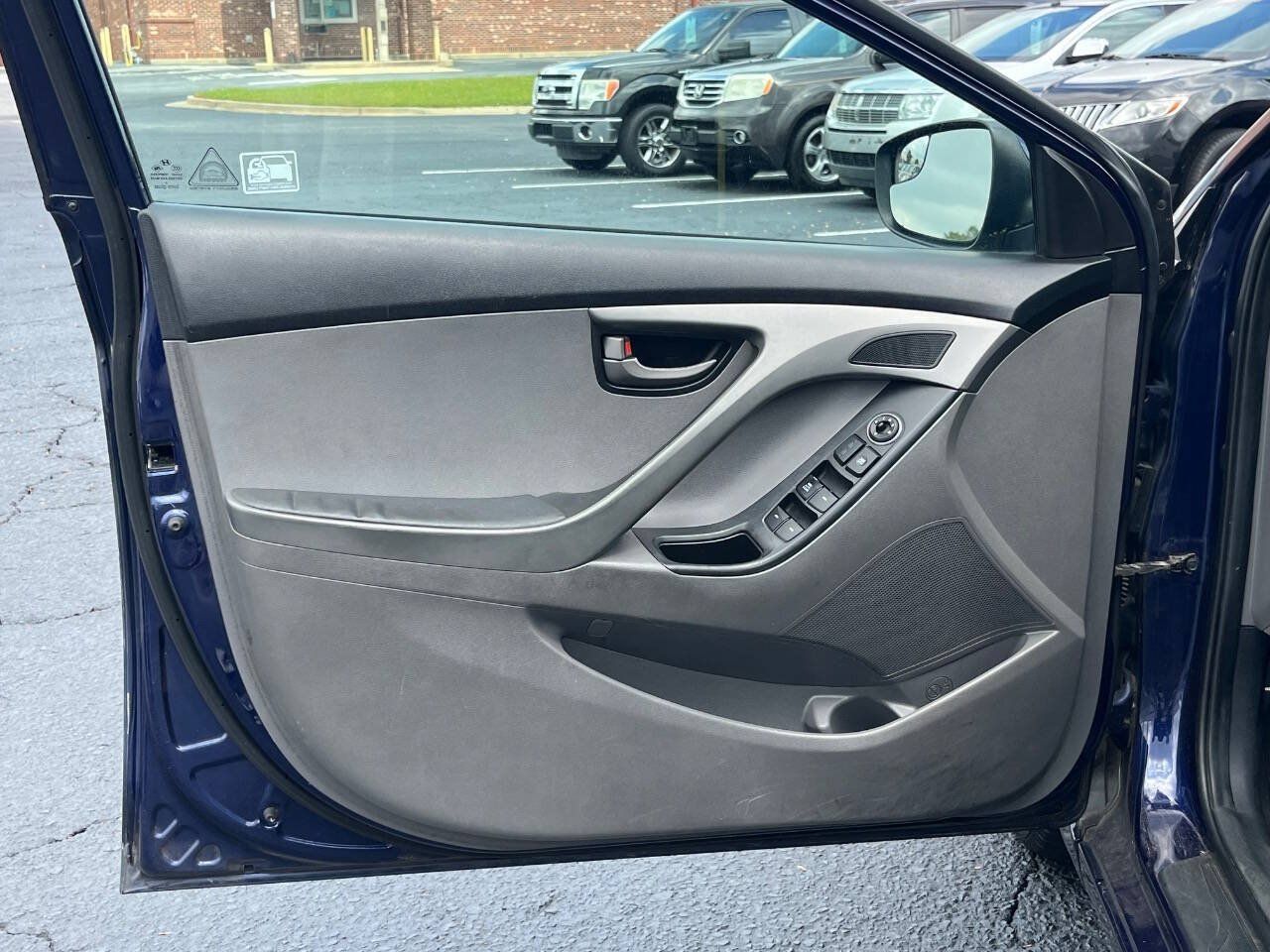Used 2014 Hyundai Elantra SE FWD image 10
