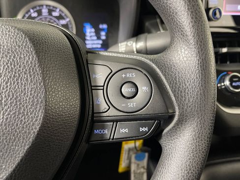 Used 2022 Toyota Corolla LE image 30