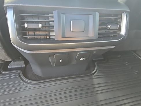 Used 2022 Ford F150 Lariat AWD/4WD image 22