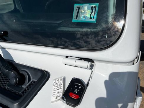 Used 2022 Jeep Gladiator Sport AWD/4WD image 36