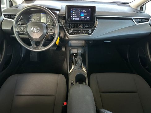 Used 2025 Toyota Corolla LE image 12