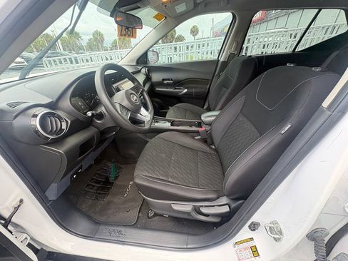 Used 2022 Nissan Kicks SV FWD image 14