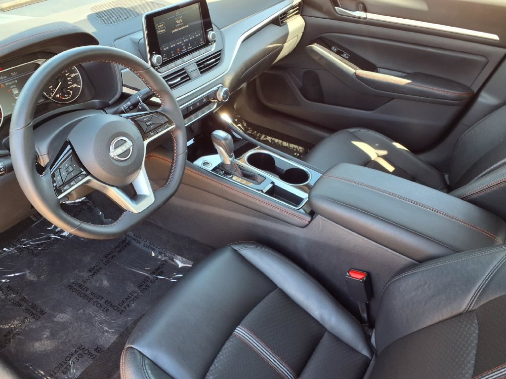 Certified 2025 Nissan Altima 2.5 SR FWD image 15