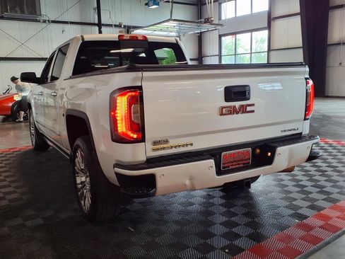 Used 2017 GMC Sierra 1500 Denali w/ Denali Ultimate Package AWD/4WD image 5