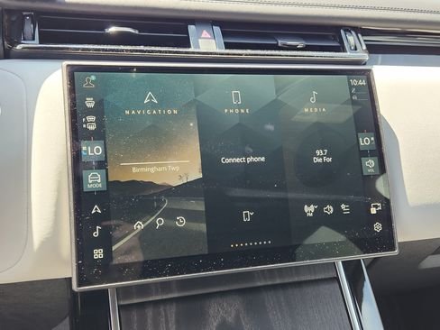 Certified 2026 Land Rover Range Rover Velar Dynamic SE AWD/4WD image 20