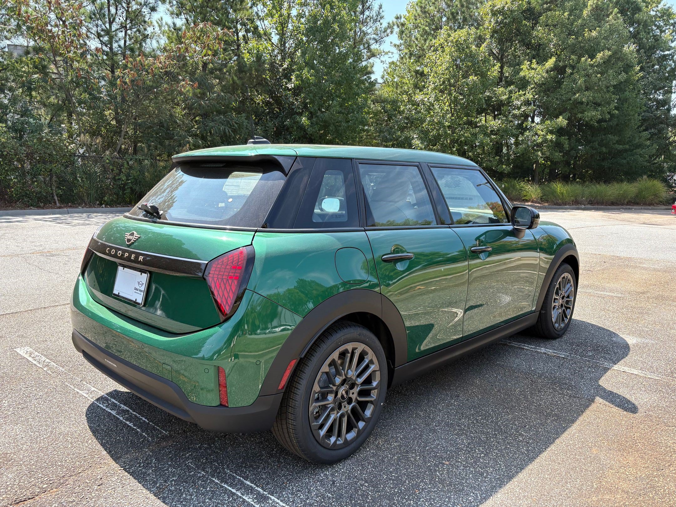 Used 2026 MINI Cooper 4-Door Hardtop FWD image 9