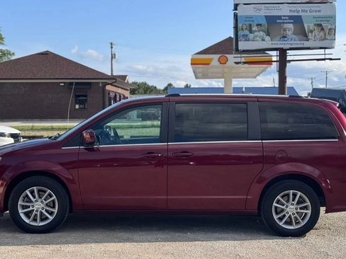 Used 2019 Dodge Grand Caravan SXT FWD image 9