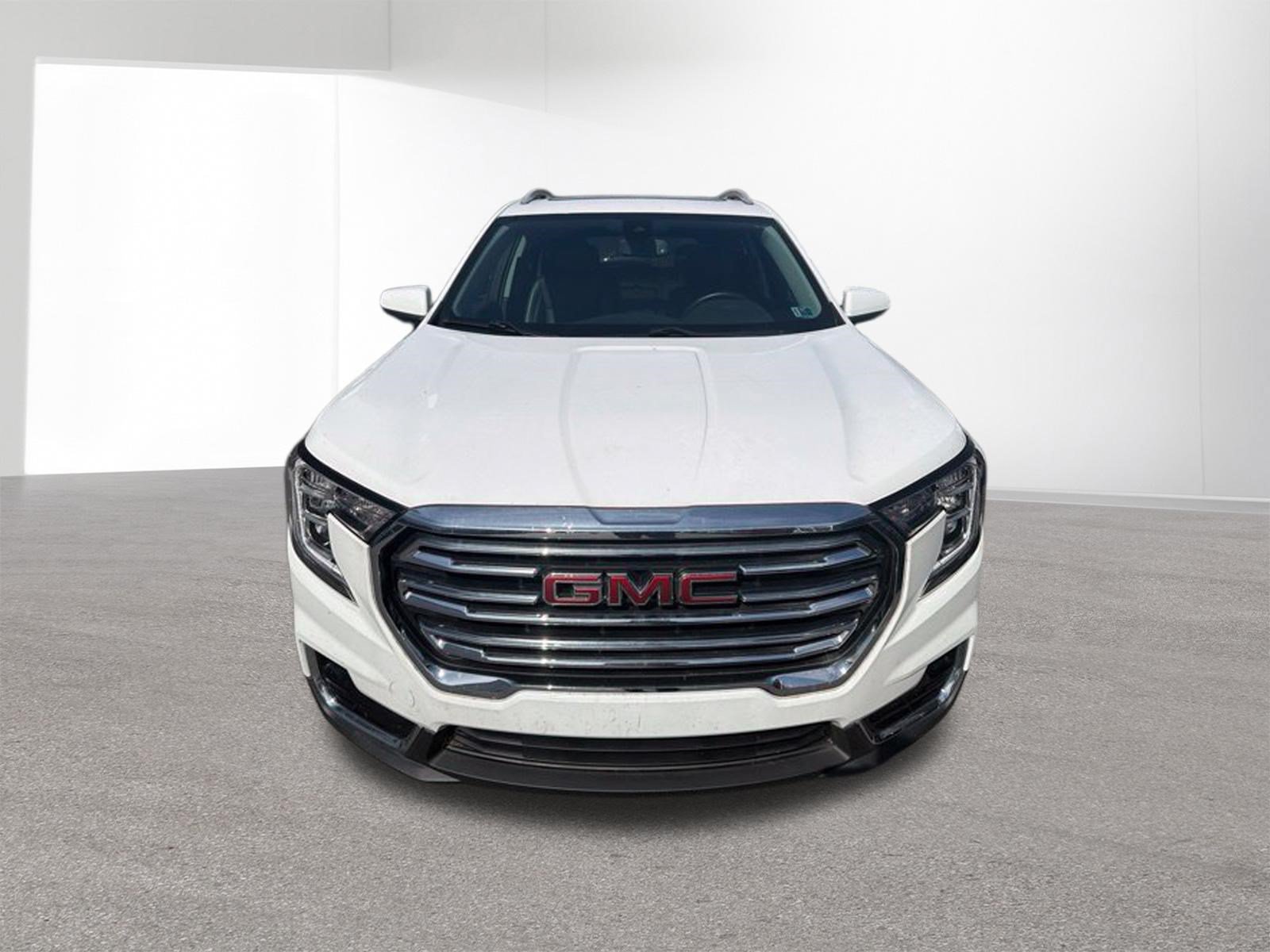 Used 2024 GMC Terrain SLT w/ LPO, Floor Liner Package AWD/4WD image 7